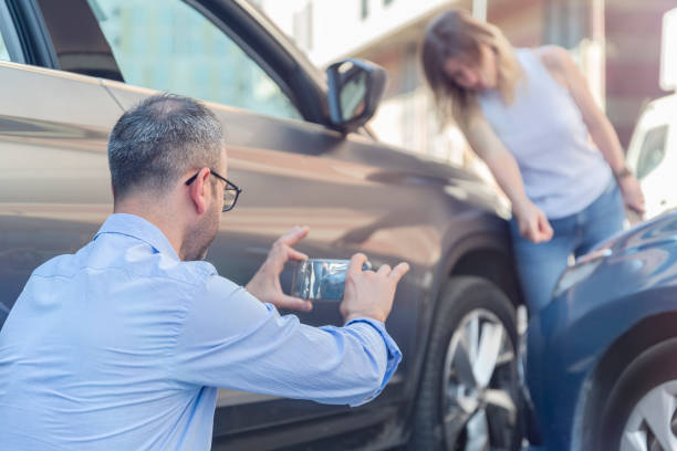 Professional Full Coverage Car Insurance technician working in Mountain View Acres, CA